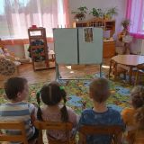 учитывать интересы и чувства других, сопереживать неудачам и радоваться успехам других.